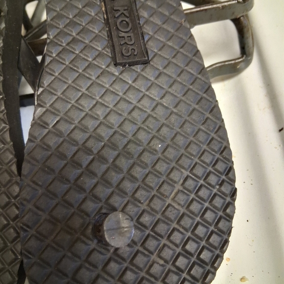 Michael Kors Black Flip Flops Size 10 - Picture 8 of 8